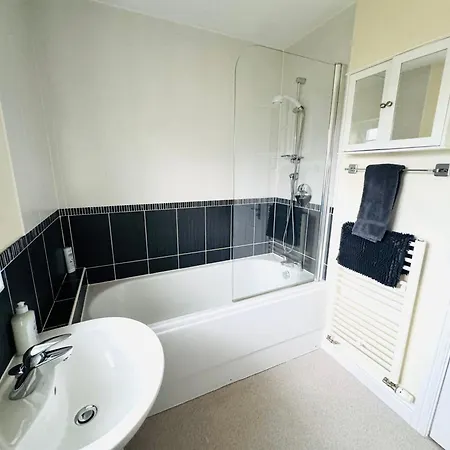 Linga House - 3 Bedrooms *