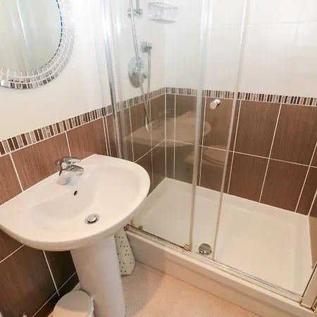 Linga House - 3 Bedrooms - Sleeps 5 Frizington