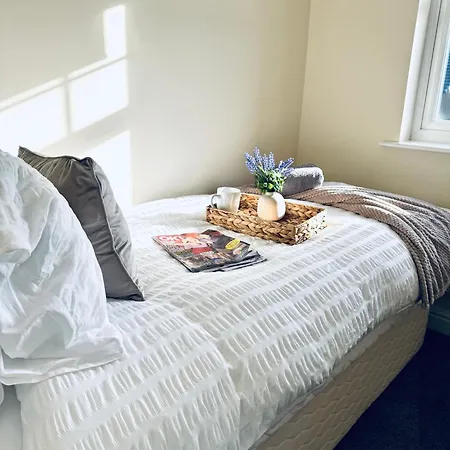 Linga House - 3 Bedrooms - Sleeps 5 דירה Frizington